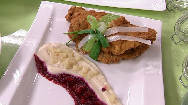 Kotlet schabowy z biało-czerwonym purée